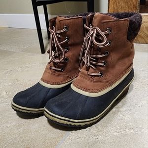 Sorel low waterproof boot Sz 8.5/9
